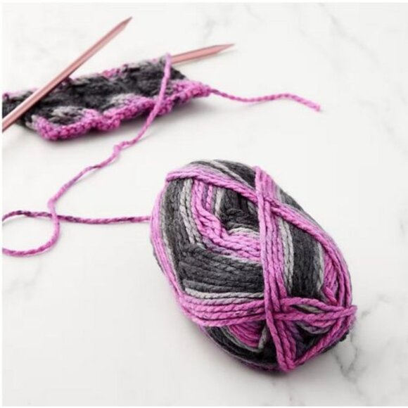 Loops & Threads Charisma Black Raspberry - Picture 2 of 2